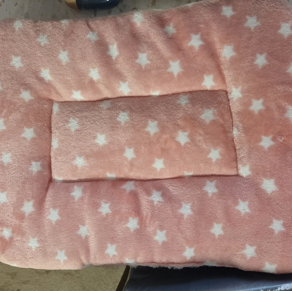 Pink Star Patterned Bed For Small Pet